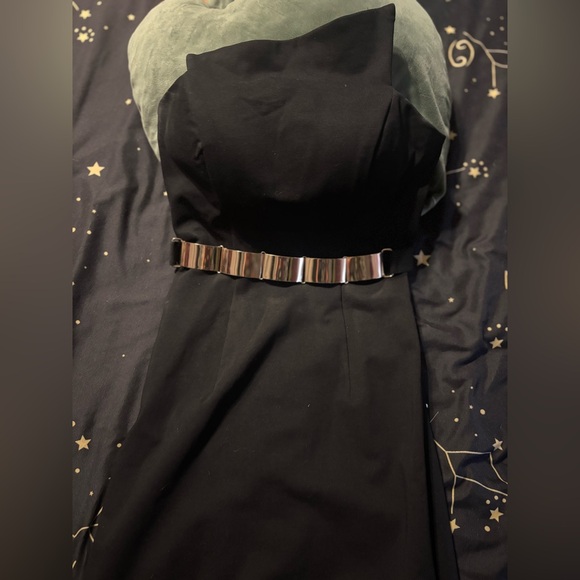 Elegant Strapless Black Evening Dress - Picture 2 of 4